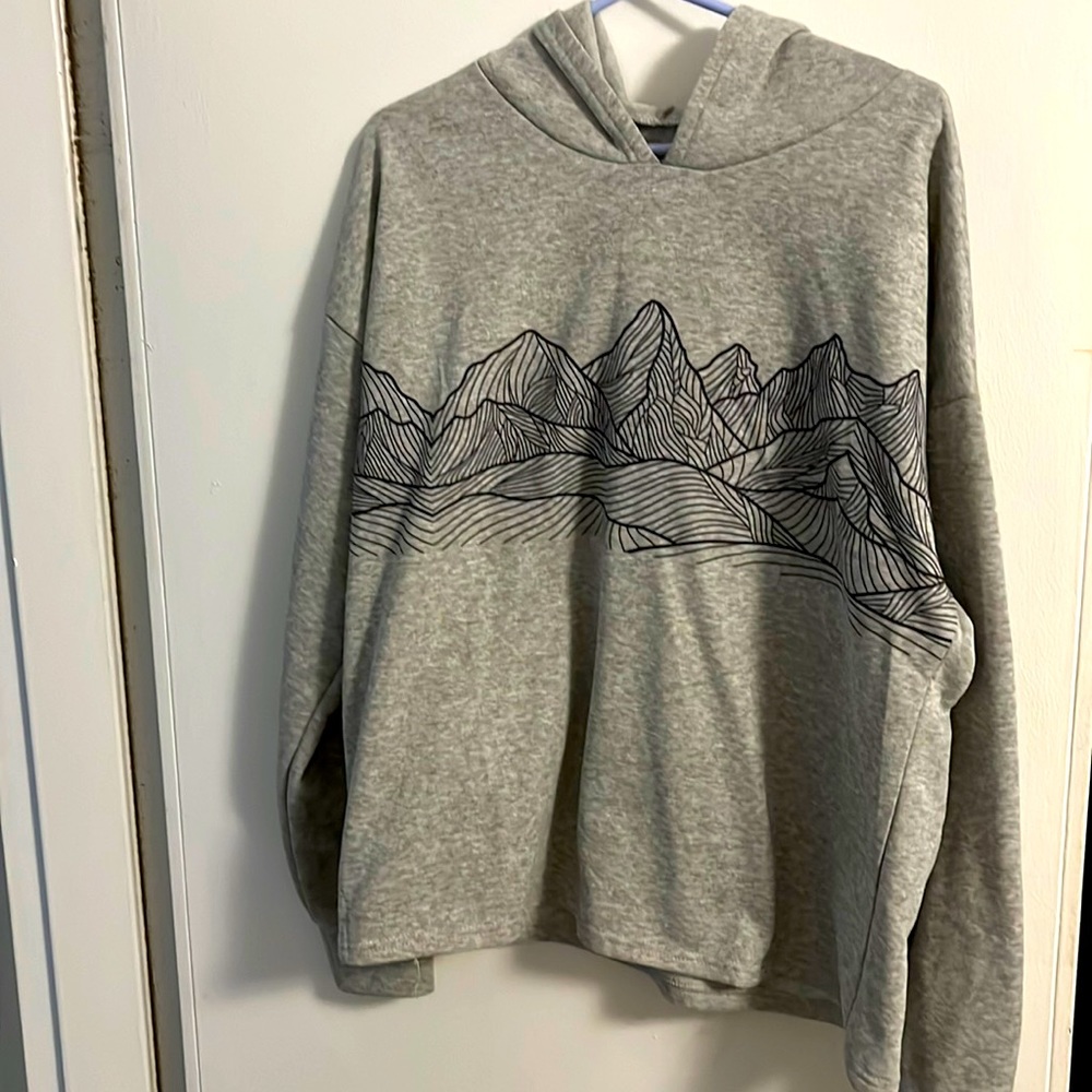 Large mountain print hoodie sweatshirt